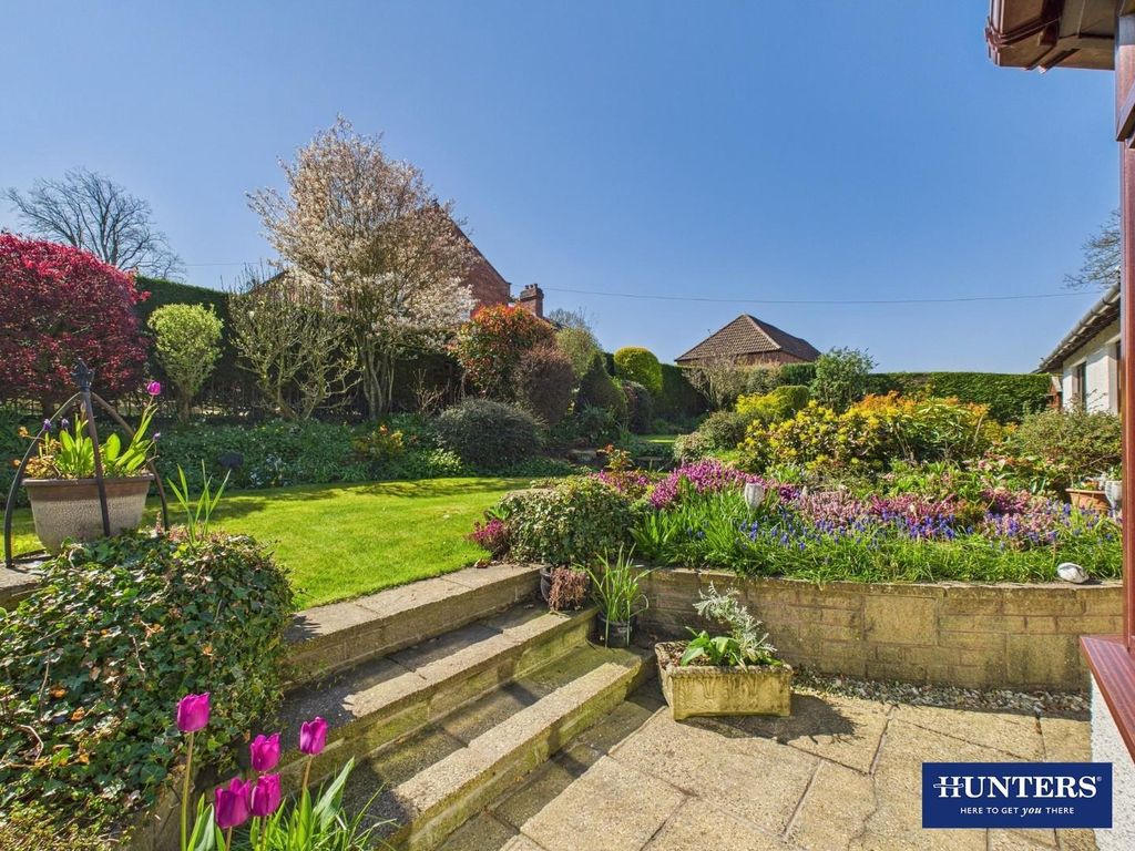 Property photo 2 of 32 Rear Garden