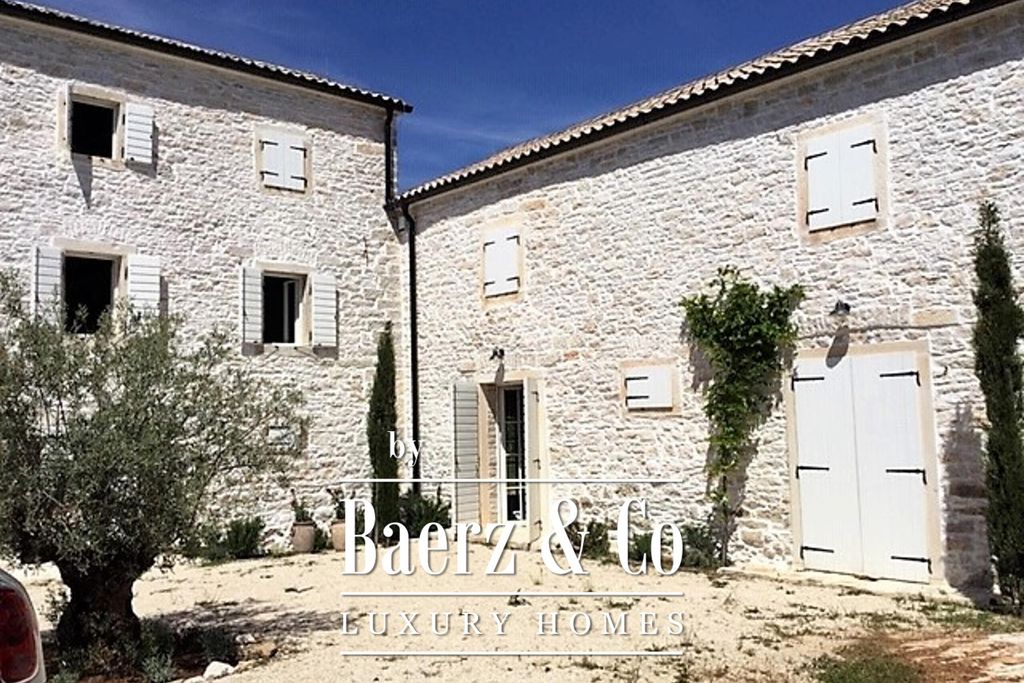 Property photo 2 of 25