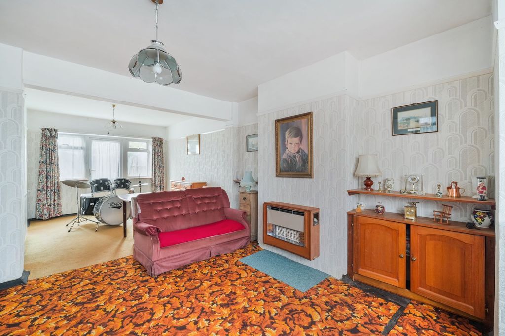 Property photo 2 of 14