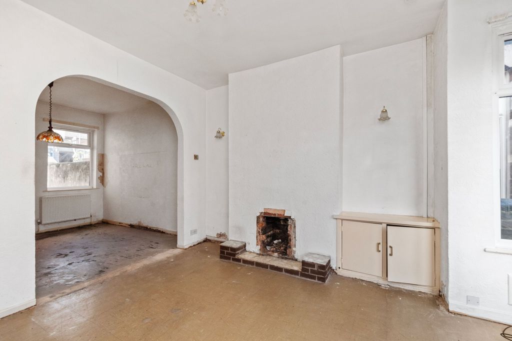 Property photo 3 of 13