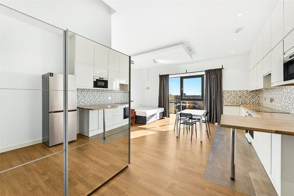 Property photo 3 of 11 Picture No. 01