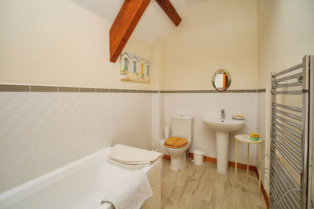 Property photo 2 of 21