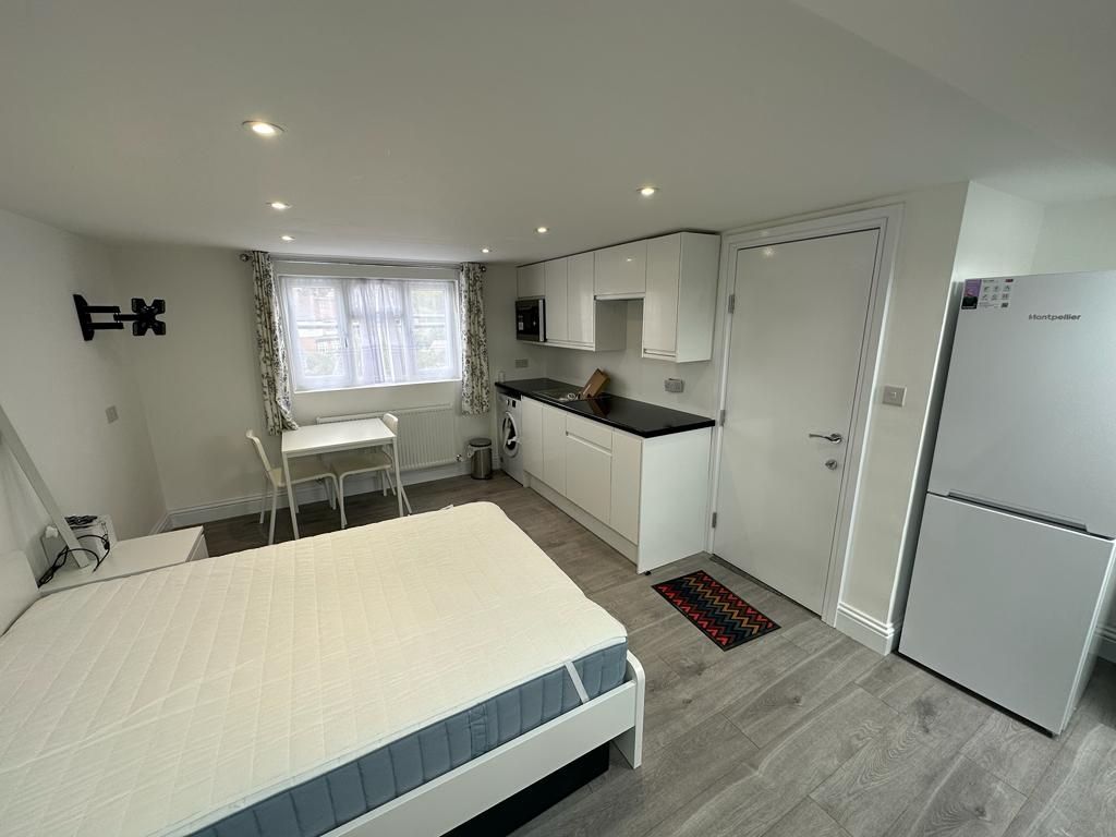 Property photo 2 of 8 Photo 5