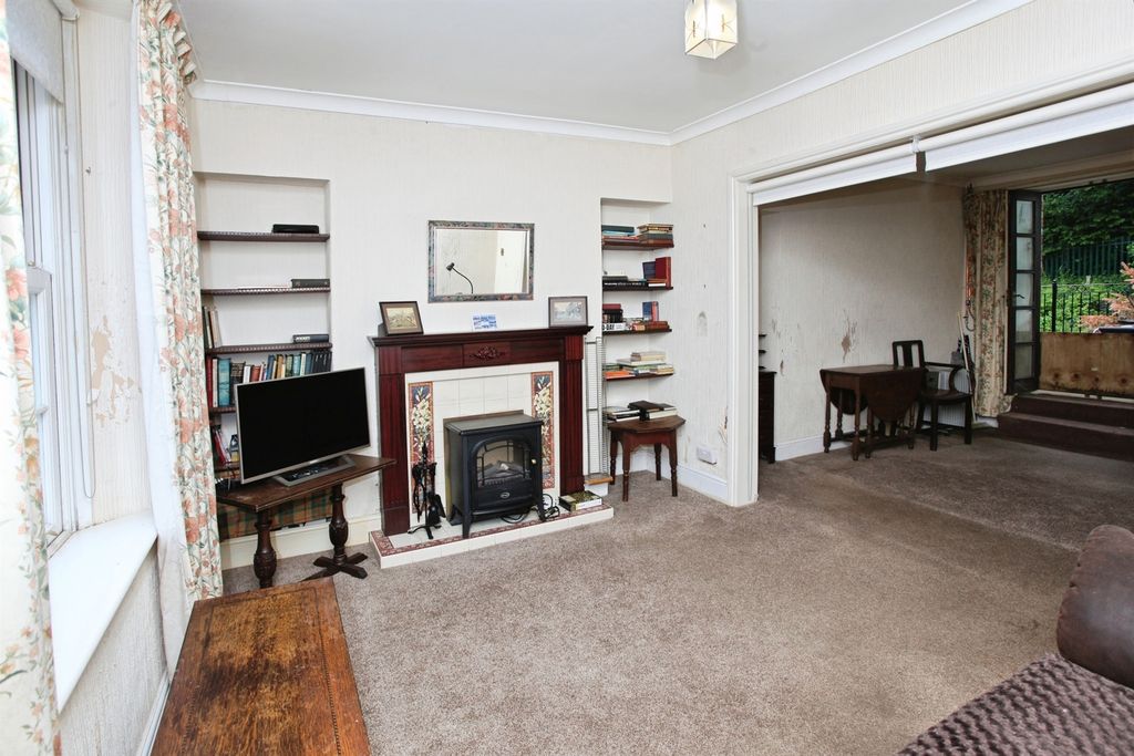 Property photo 3 of 18