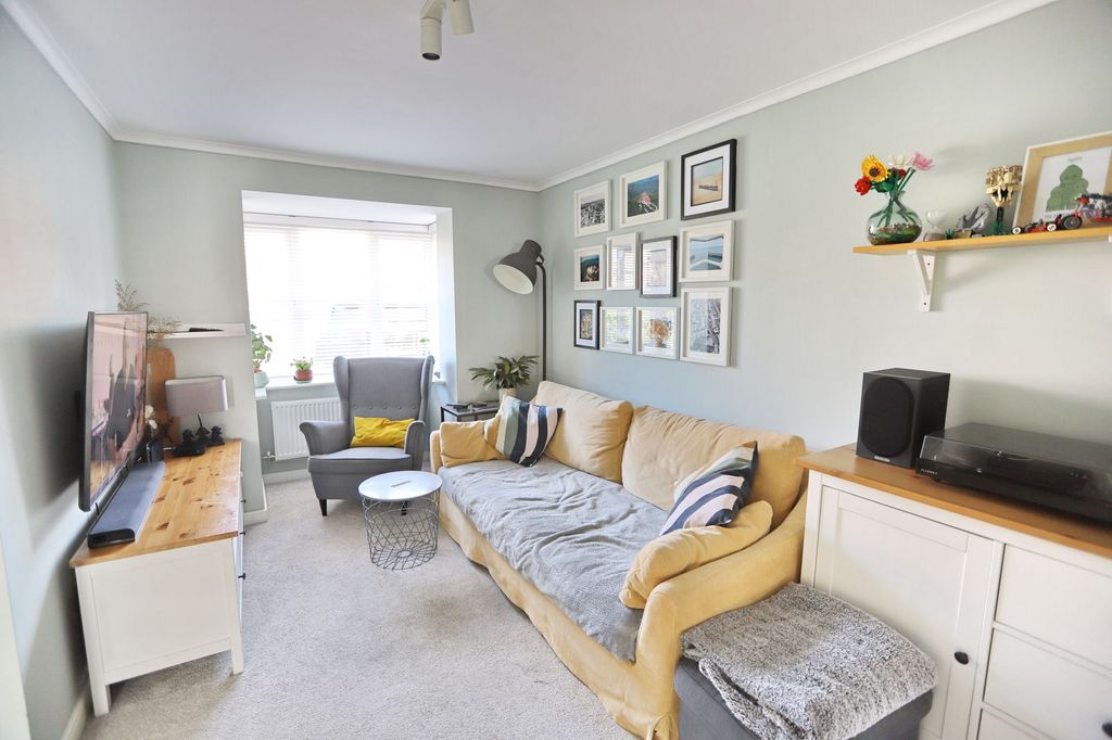 Property photo 3 of 18