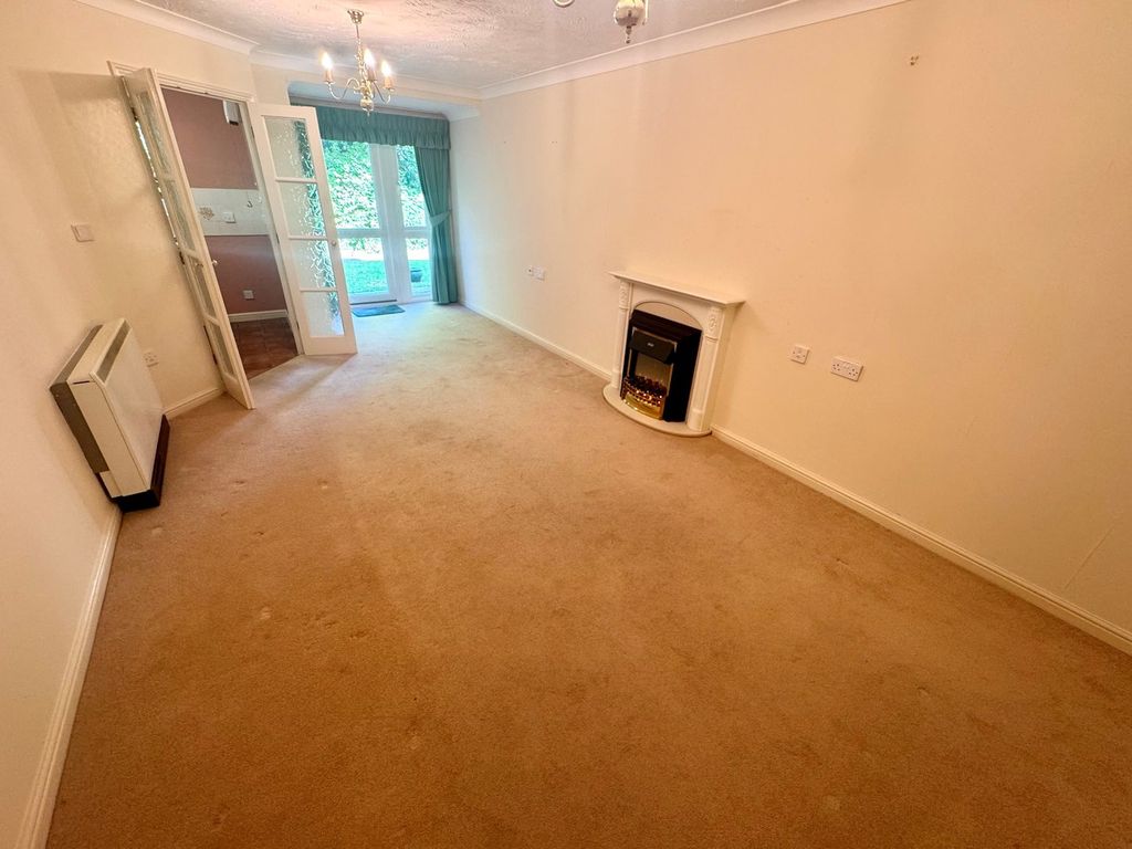 Property photo 2 of 8