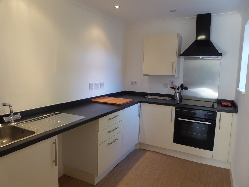 Property photo 3 of 7 Kitchen