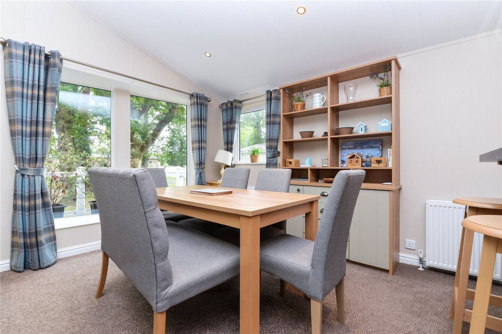 Property photo 3 of 15 Picture No. 05