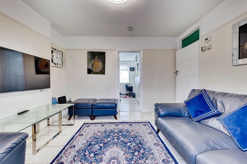 Property photo 2 of 14