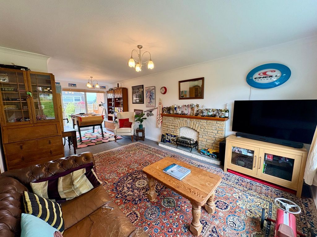 Property photo 3 of 19