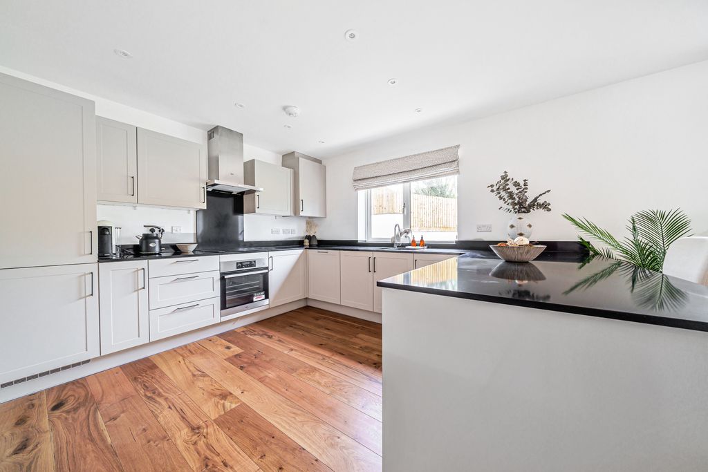 Property photo 3 of 10 Example Kitchen