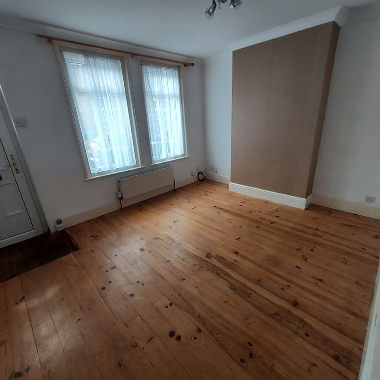 Property photo 2 of 34