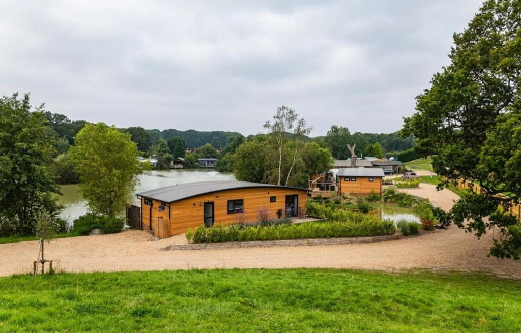 Property photo 3 of 7