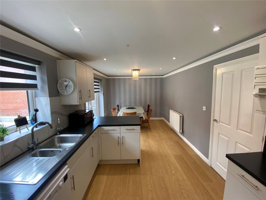 Property photo 2 of 14 Picture No. 10