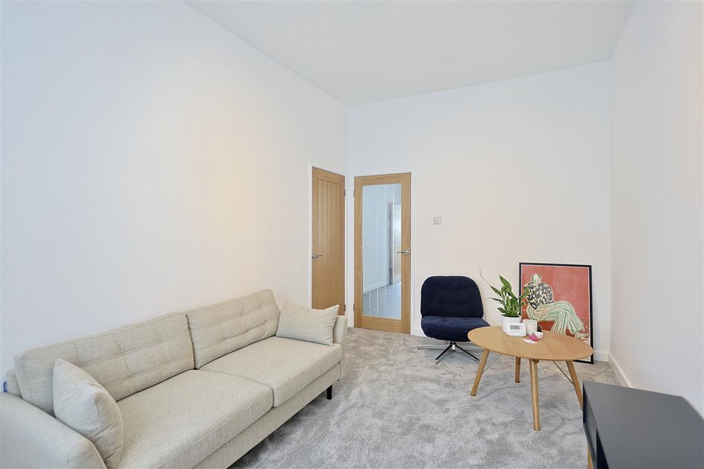 Property photo 2 of 12 7831B218-1967-41Bb-808D-E510794147C4_1_201_A.Jpeg
