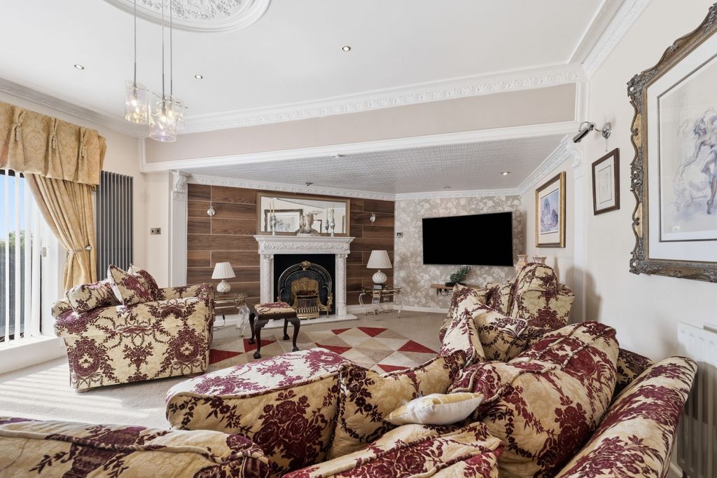 Property photo 2 of 35 P1257477