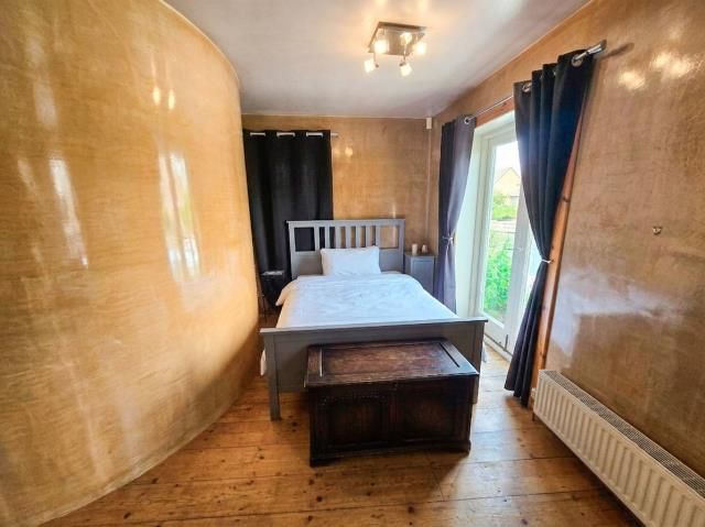 Property photo 3 of 7 Bedroom