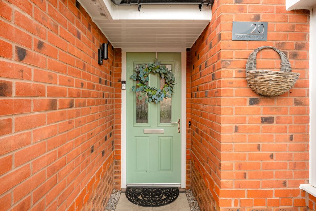 Property photo 2 of 27