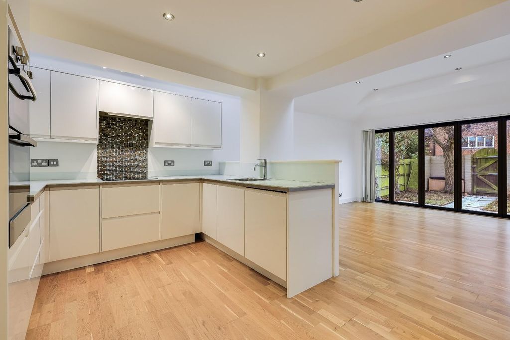 Property photo 2 of 26 Img_2143.Jpg