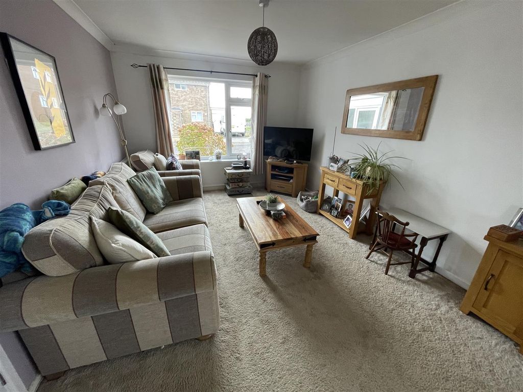 Property photo 2 of 8