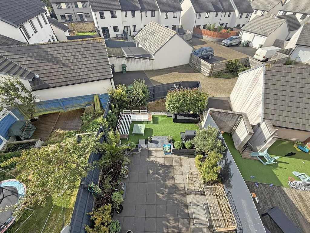 Property photo 2 of 21 Coscombe Circus 25 - Garden View.Jpg