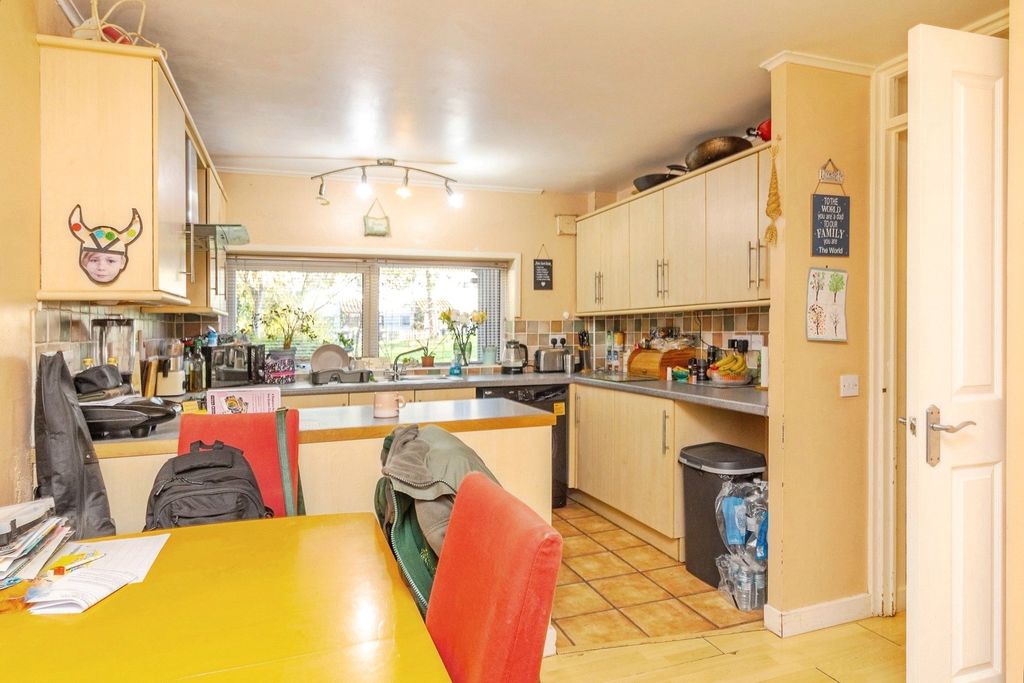 Property photo 2 of 17 Picture No. 06