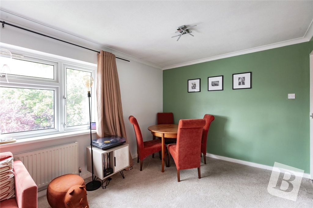 Property photo 2 of 21 Living/ Dining