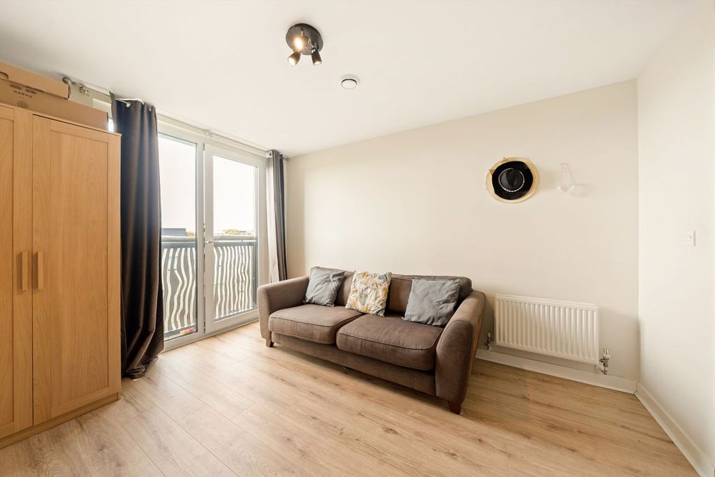 Property photo 2 of 5