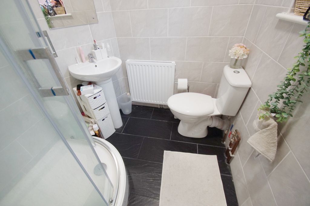 Property photo 2 of 3