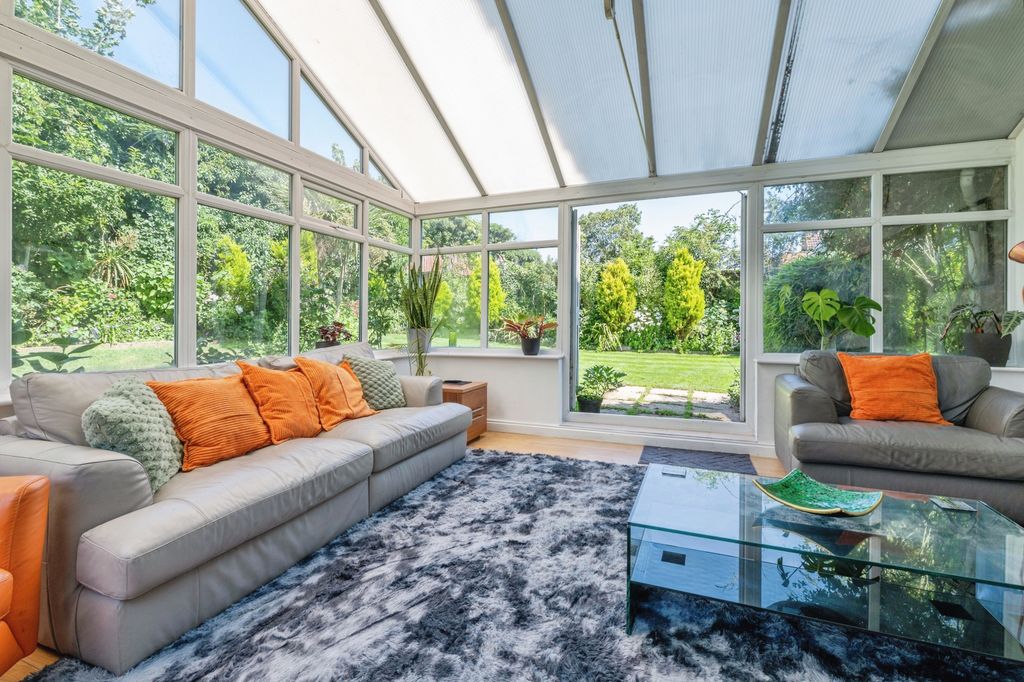 Property photo 3 of 24 Conservatory