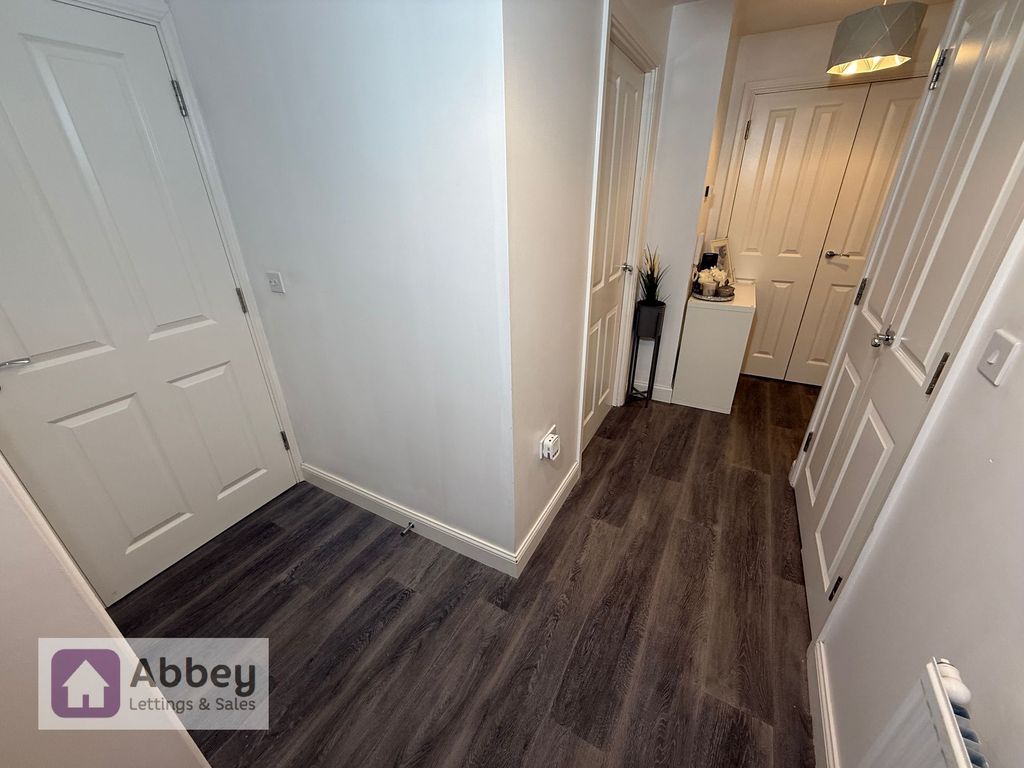 Property photo 2 of 9 Entrance Hall