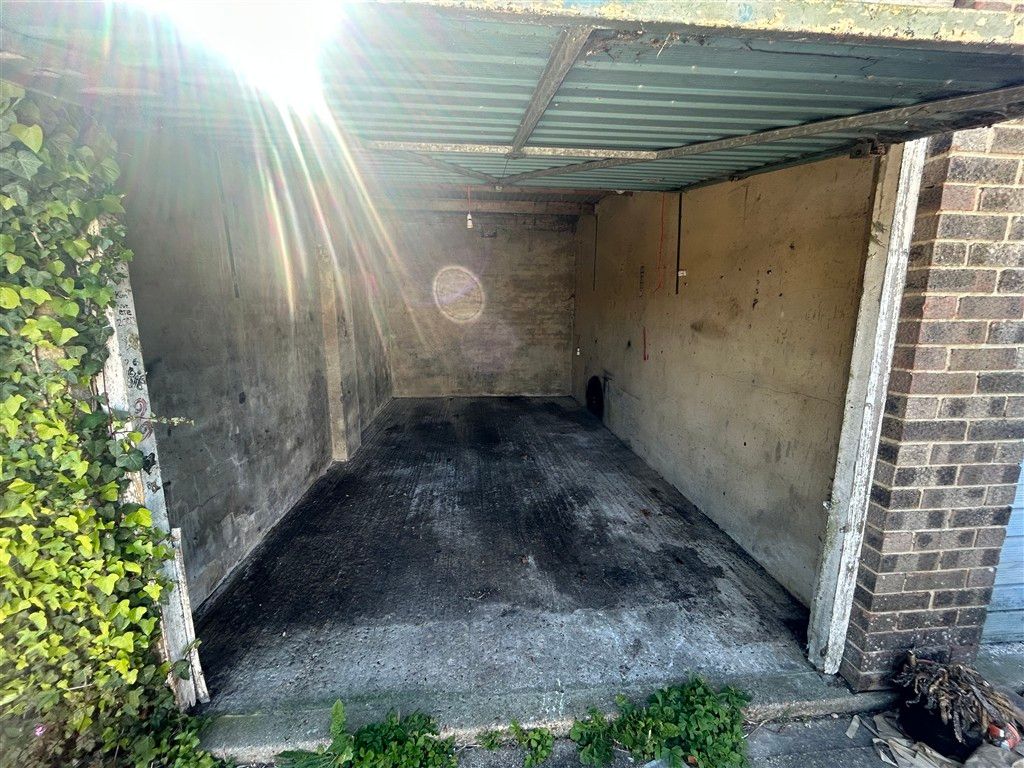 Property photo 2 of 2 Internal