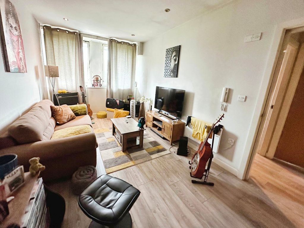 Property photo 2 of 6 Picture No. 04