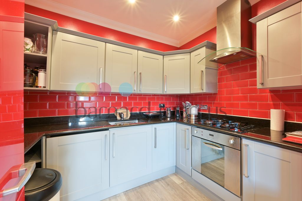 Property photo 2 of 8 Kitchen