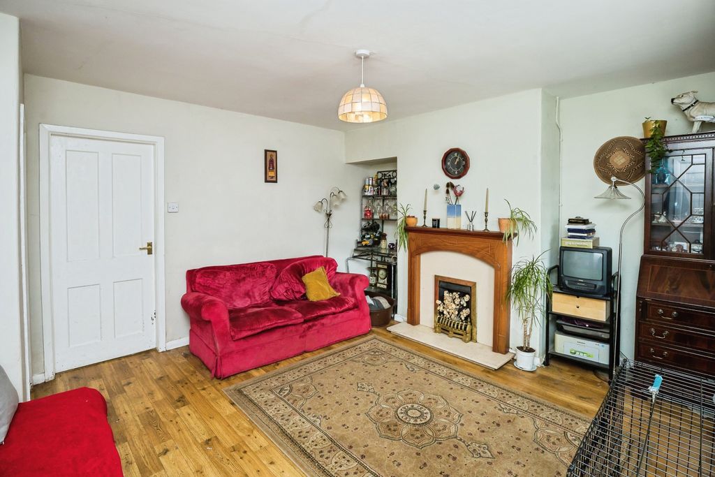 Property photo 3 of 14