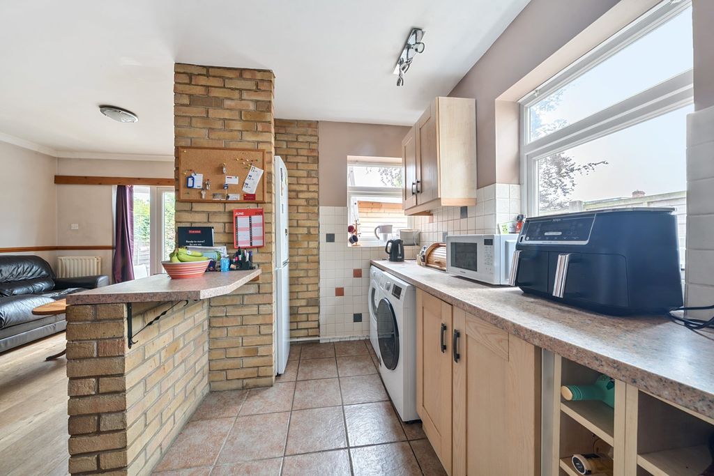 Property photo 3 of 19 Picture No. 11