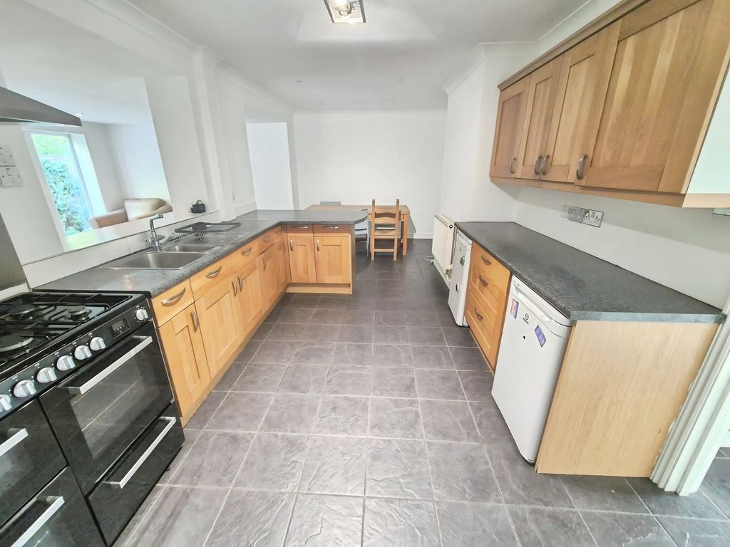 Property photo 2 of 20 Image