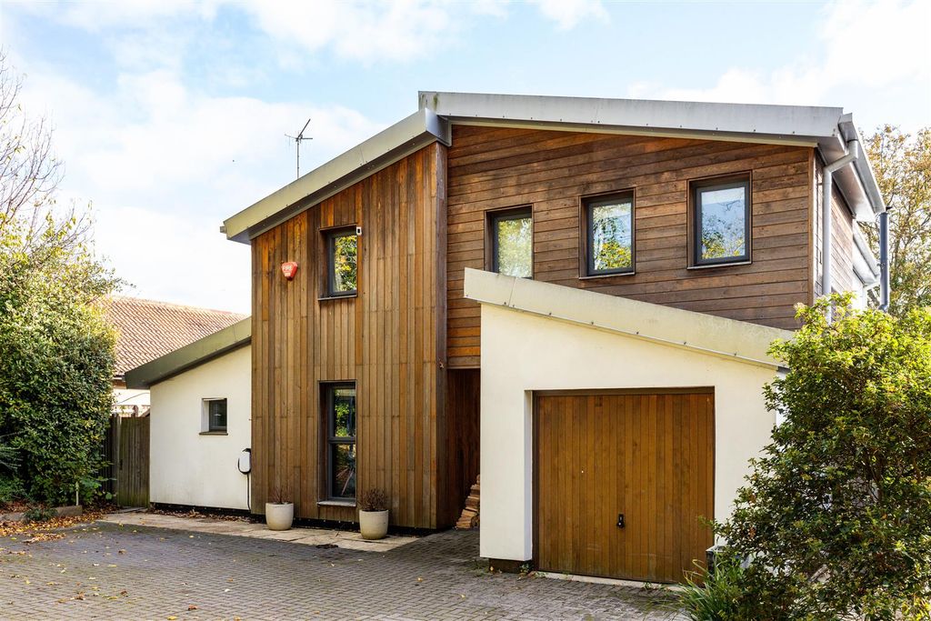 Property photo 1 of 26