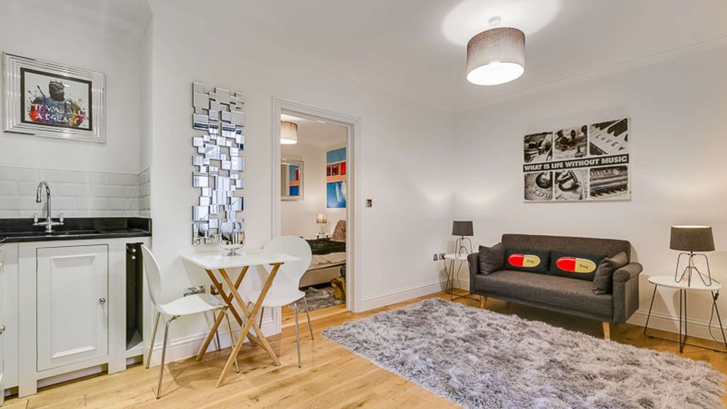Property photo 1 of 6