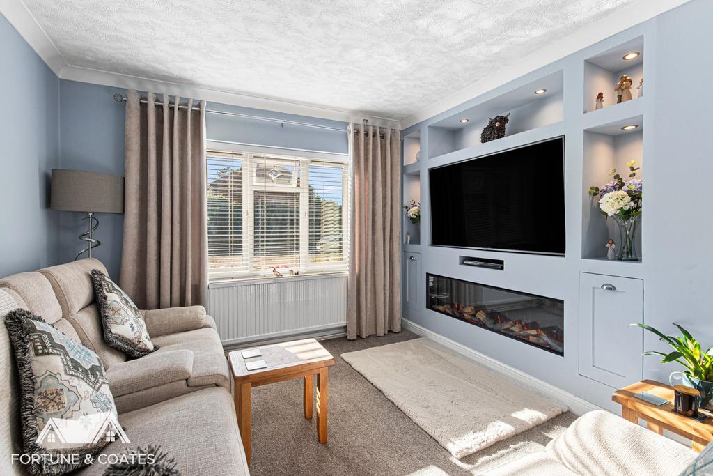 Property photo 3 of 17 Greatplumtree_15.Jpg
