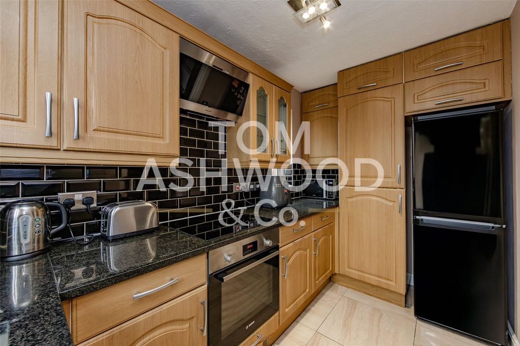 Property photo 3 of 12 Picture No. 02