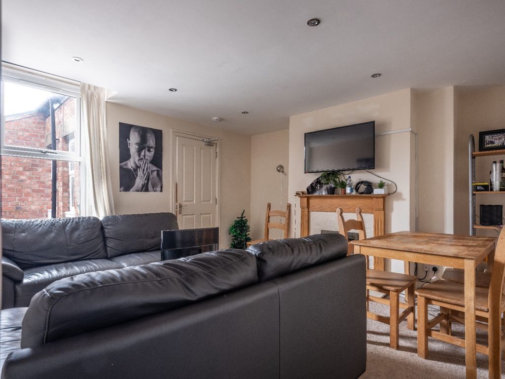 Property photo 3 of 10 2858063