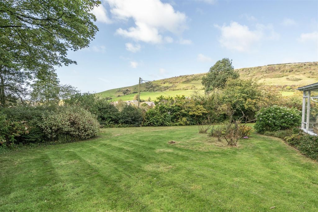 Property photo 2 of 22 Garden