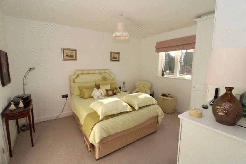 Property photo 3 of 8 Primary Bedroom
