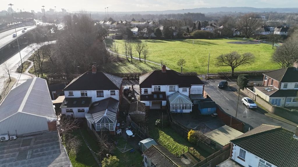 Property photo 2 of 23