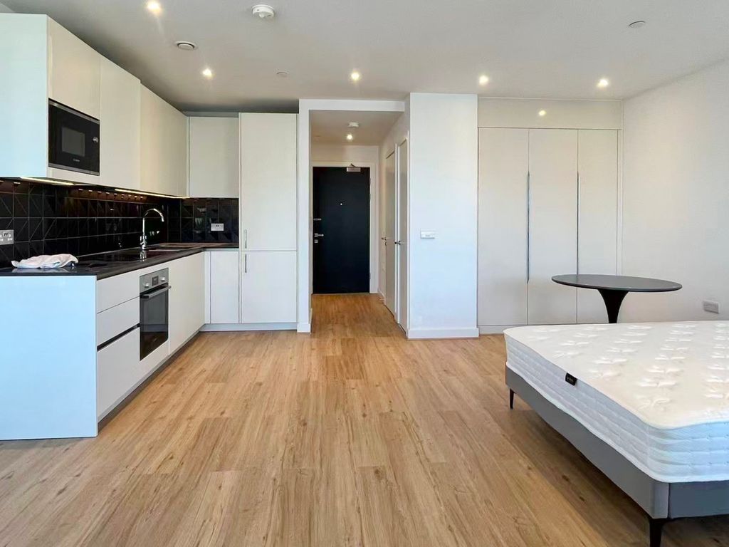 Property photo 3 of 21