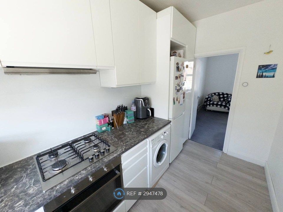 Property photo 1 of 3