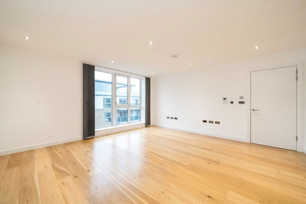 Property photo 3 of 4