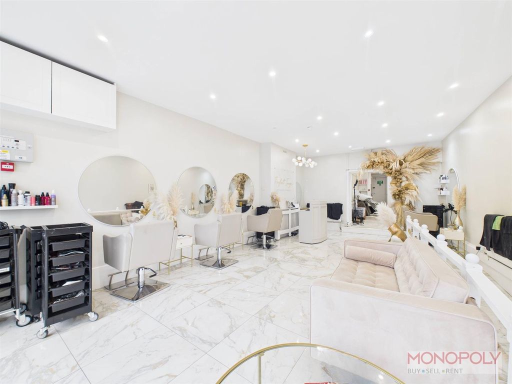 Property photo 2 of 32 Cam01943G0-Pr0605-Still005.Jpg