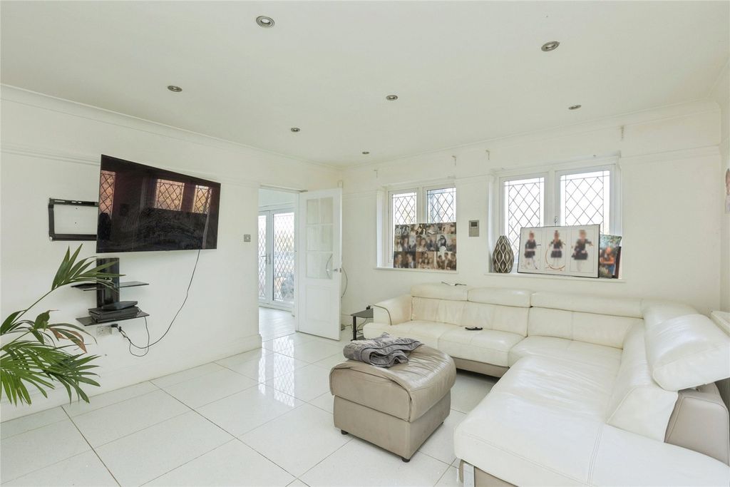 Property photo 2 of 33 Picture No. 31